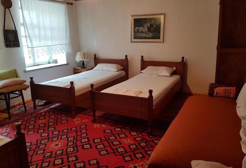 舒适三人间, Eva Guesthouse