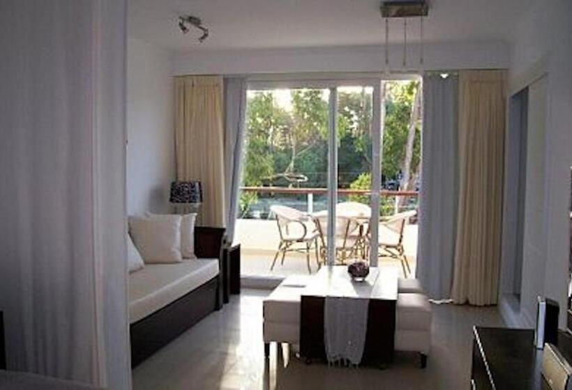 스탠다드 스튜디오, Green Park  Lloret De Mar Punta Del Este