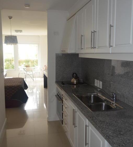 이코노미 스튜디오, Green Park  Lloret De Mar Punta Del Este