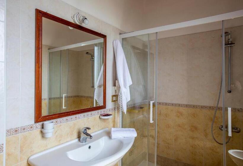 اتاق استاندارد سه نفره, La Vignazza B&b