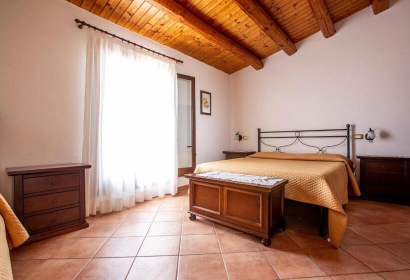 اتاق استاندارد سه نفره, La Vignazza B&b
