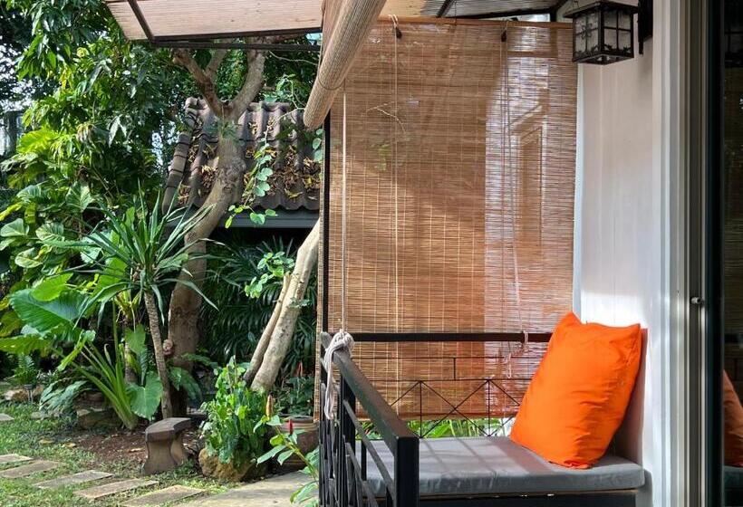 스탠다드 발코니 룸, The Snug Airportel   Phuket Airport