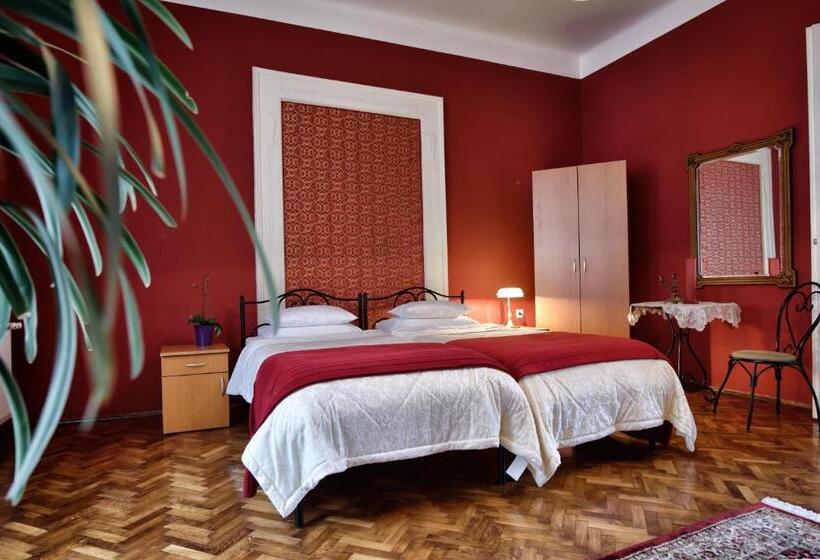 اتاق لوکس, Bed And Breakfast Caffe Caffe