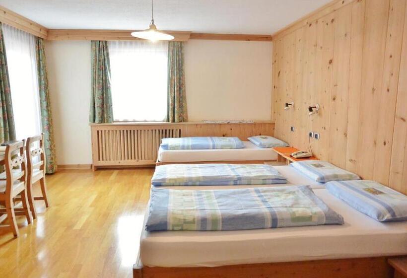 اتاق استاندارد سه نفره, Garnì Al Plan