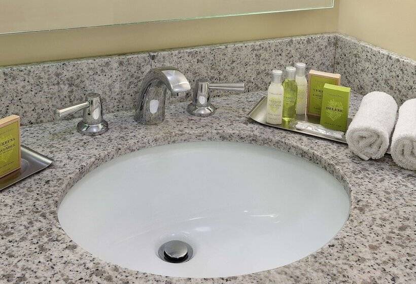 Номер Стандарт 2 Двуспальные Кровати, Doubletree By Hilton Cape Cod Hyannis