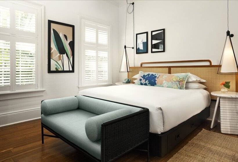 جناح, Lighthouse Hotel   Key West Historic Inns