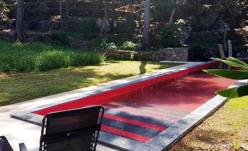 Дом 3 Спальни, Caparica Azores Ecolodge