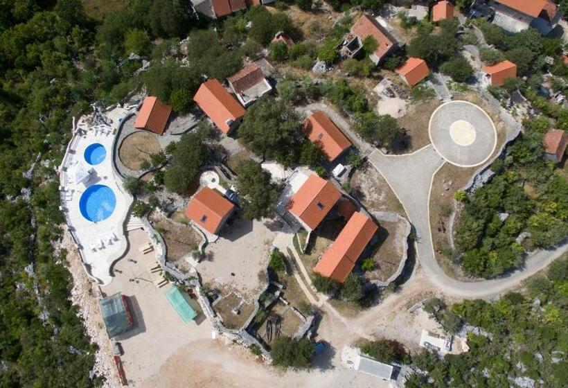 家庭工作室, Ethno Village Kokorici