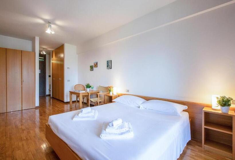 장애인을 위한 킹사이즈 침대 스탠다드 룸, Grem Bike Hostel