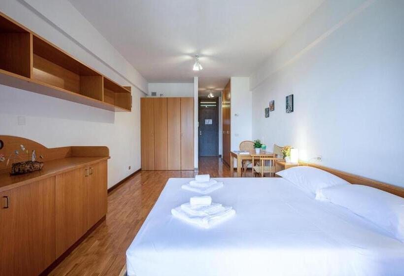 스탠다드 룸 킹사이즈 침대, Grem Bike Hostel