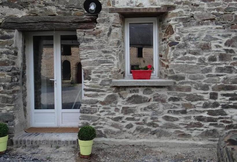 Номер Стандарт, La Petite Houssaye