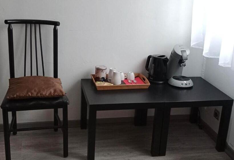 Номер Стандарт Вид на Сад, Chambres Et Table D Hôtes La Combette