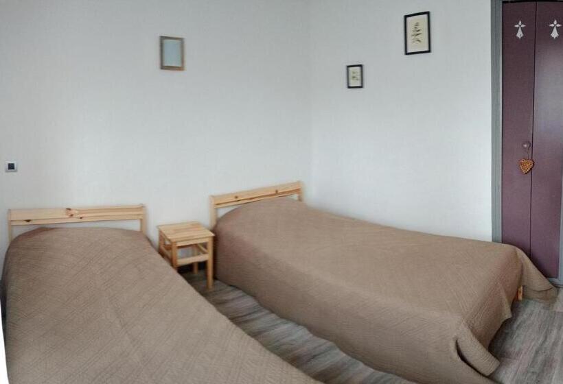 Номер Стандарт Вид на Сад, Chambres Et Table D Hôtes La Combette