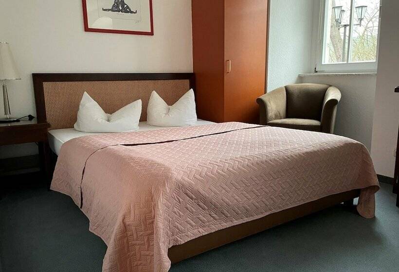 Номер Basic, Schloss Weißenburg