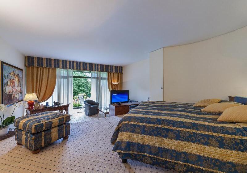 스탠다드 룸 킹사이즈 침대, Manchester Inn & Suites