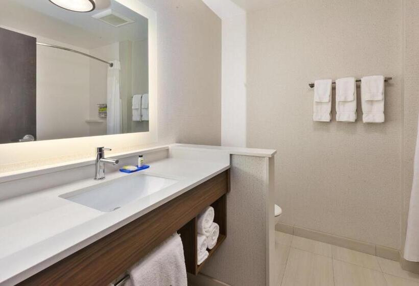 Номер Стандарт, Holiday Inn Express & Suites   Milan   Sandusky Area, An Ihg