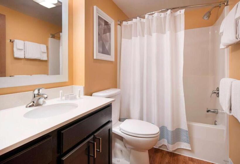 스탠다드 스튜디오, Sonesta Simply Suites Seattle Renton
