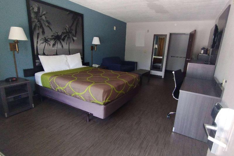 스탠다드 룸 킹사이즈 침대, Super 8 Motel By Wyndham Near Fort Lauderdale Arpt