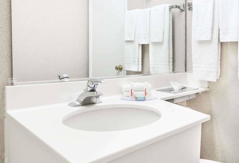 Номер Стандарт 2 Двуспальные Кровати, Travelodge By Wyndham La Grande