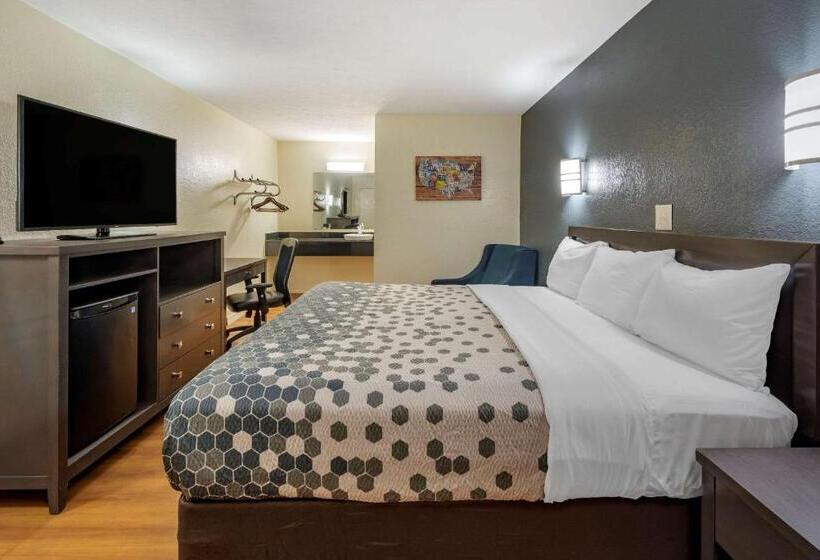 キングサイズベッドのスタンダードルーム, Quality Inn & Suites