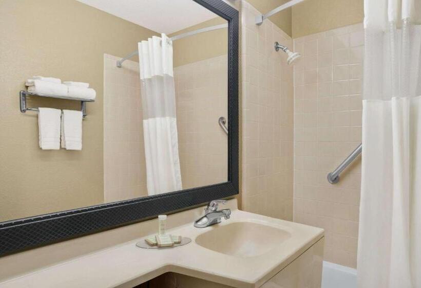 اتاق استاندارد با 2 تخت دوبل, Super 8 By Wyndham Belleville St. Louis Area