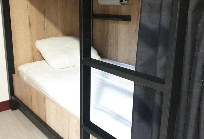 Кровать в Общей Комнате, Hostel Les Terrasses Du Roc