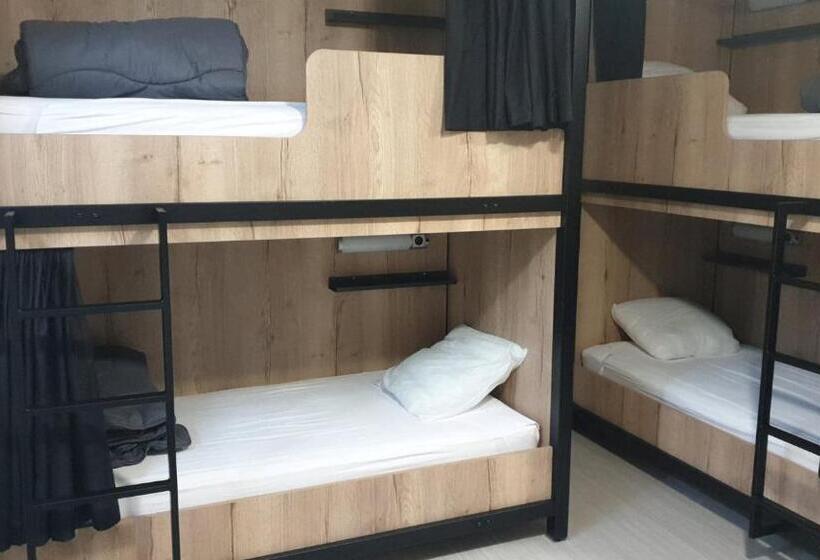 Кровать в Общей Комнате, Hostel Les Terrasses Du Roc