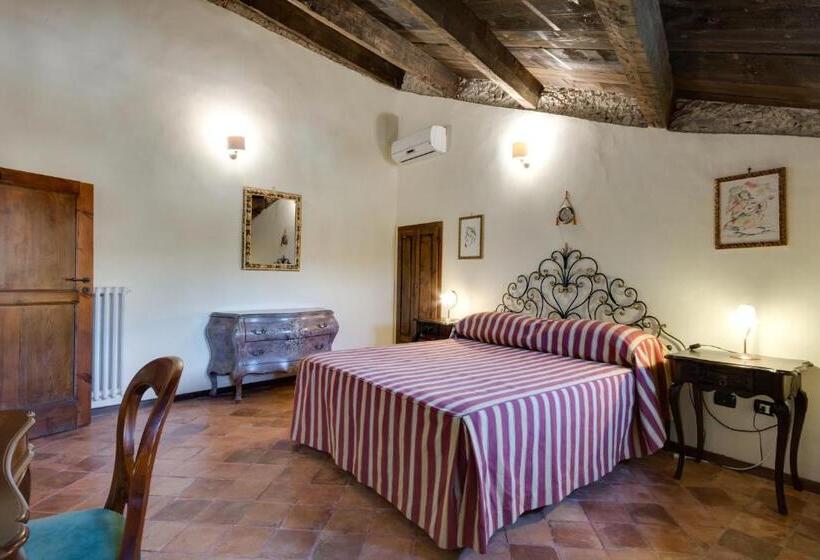 Полулюкс, Castello Di Caccuri Suites