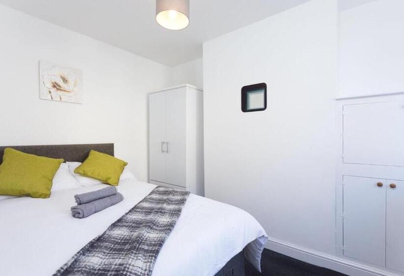 Номер Стандарт, Townhouse @ 76 Clare Street Stoke
