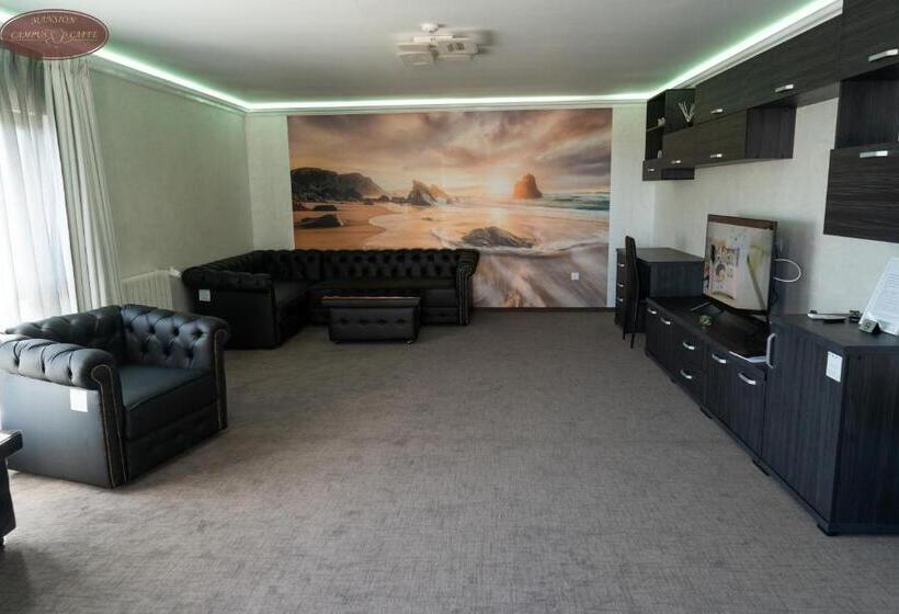 1 Bedroom Penthouse Apartment, Campus Caffe Mansion