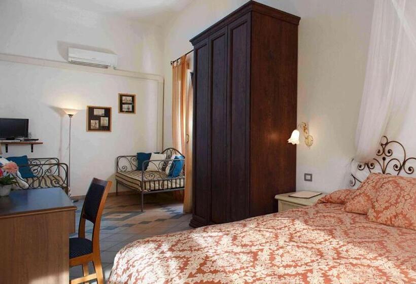 Номер Стандарт Трехместный, Del Borgo