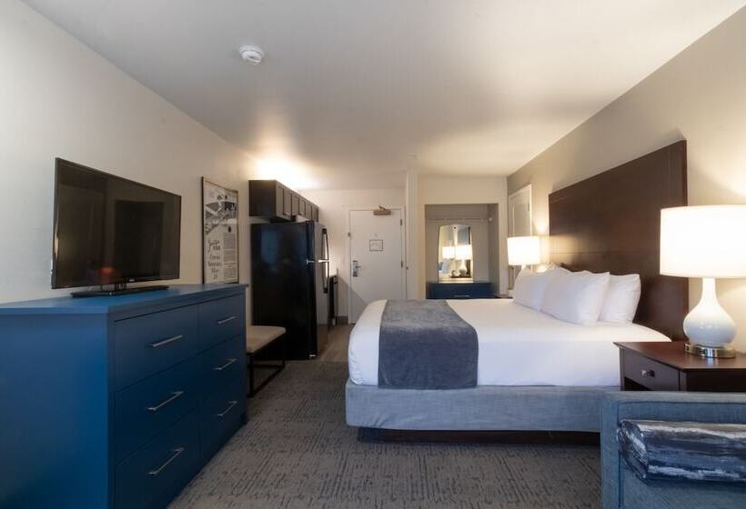 Люкс Кровать Кинг, Oxford Suites Portland  Jantzen Beach