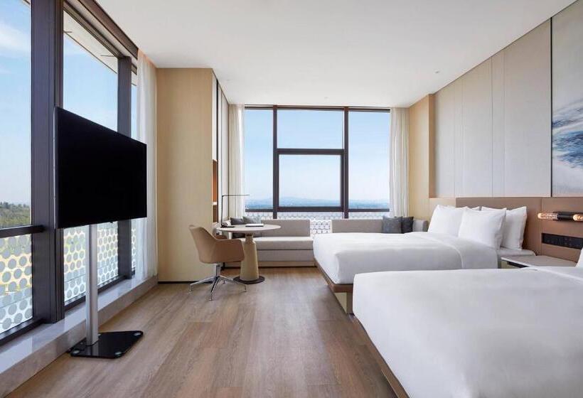 Номер Deluxe Вид на Город, Courtyard By Marriott Qinhuangdao West