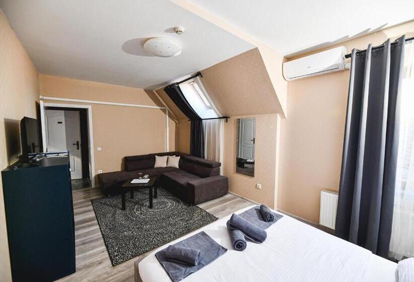 高级家庭房间, Végvári Hotel Eger