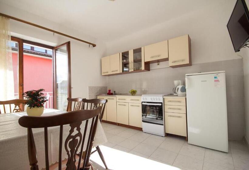 شقة غرفتين, Villa Maria