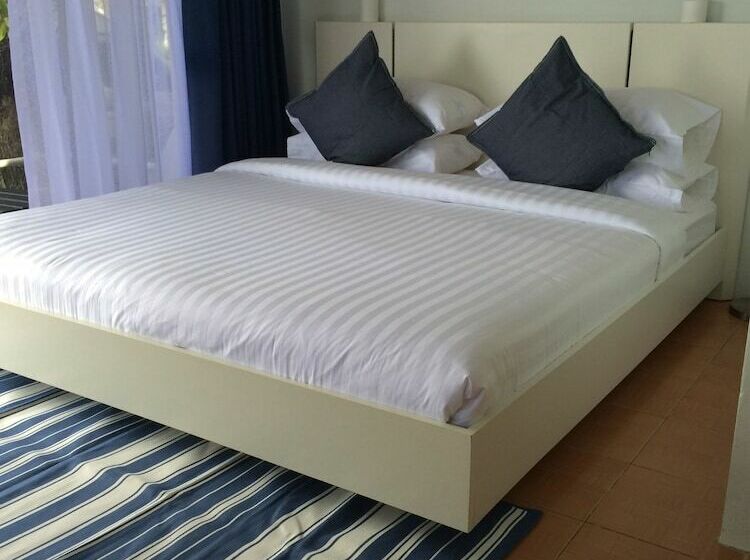 小室, Chomtalay Resort At Had Chaosamran Beach