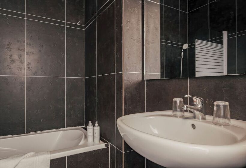 Номер Стандарт, Surplage Hôtel Cavalière