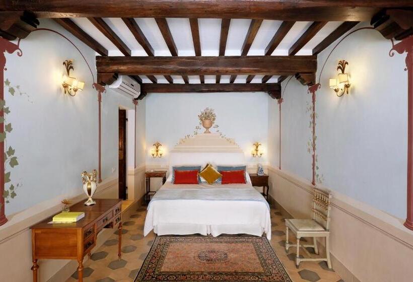 Классический Номер, Il Falconiere Relais & Spa