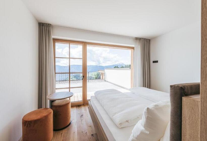 Family Suite, Lochbauer