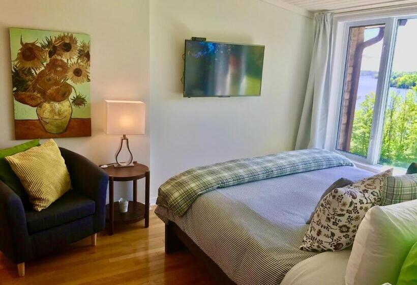 스탠다드 룸 강 전망, Auberge Tom B&b