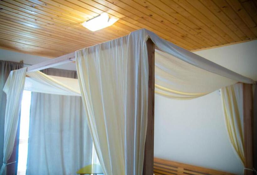 Номер Deluxe с Балконом, Living In Delta   Casa De Vacanta