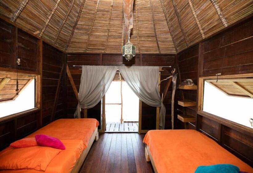 Бунгало Стандарт, Urraca Monkey Island Eco Resort