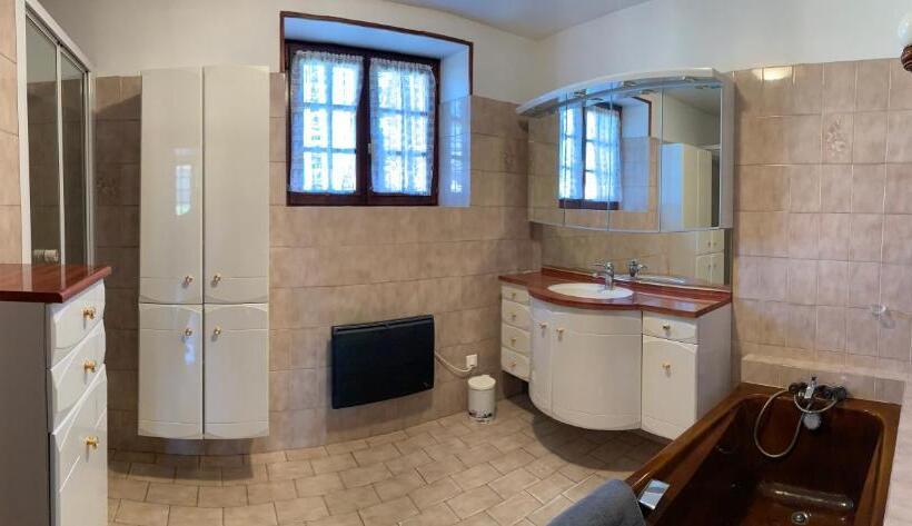 Дом 2 Спальни, Chambres D'hotes & Champagne Douard
