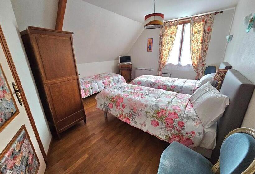 Номер Стандарт Трехместный, Chambres D'hotes Chez Renée
