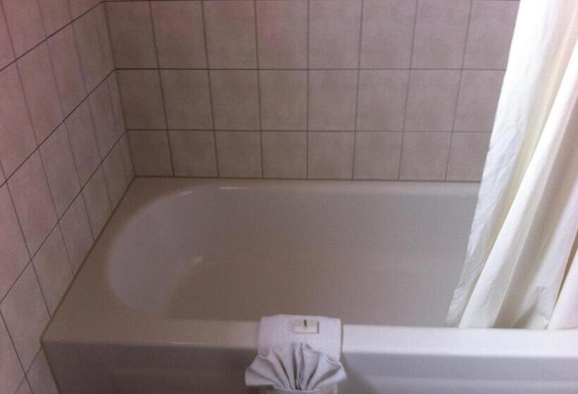 Quarto Estandar, Deep River Motel
