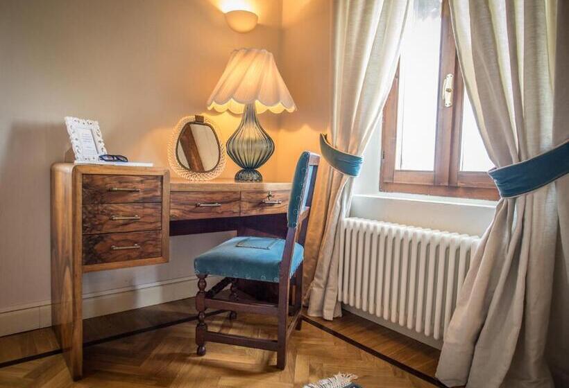 Номер Deluxe, Castello Di Mornico Losana