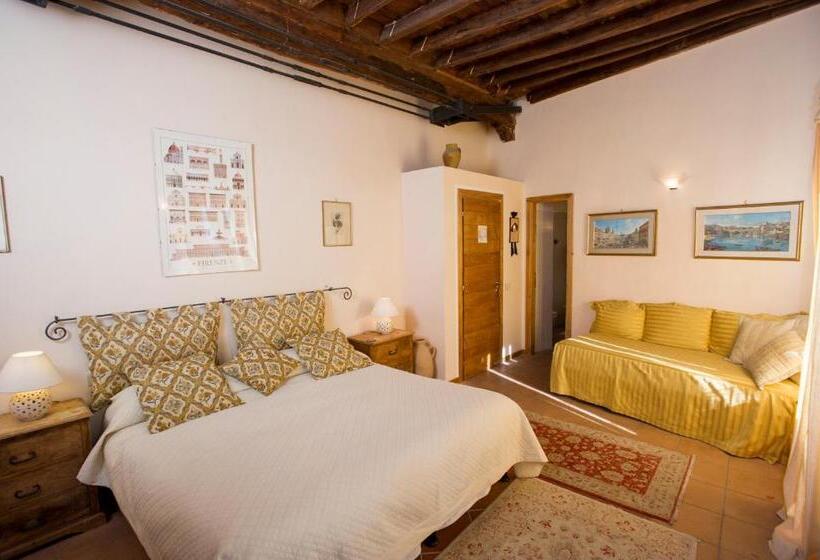 スタンダードトリプルルーム, La Torretta Historical Home