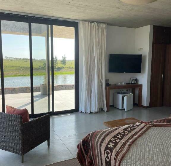 Suite with lake view, Lomas De San Vicente Hotel Boutique