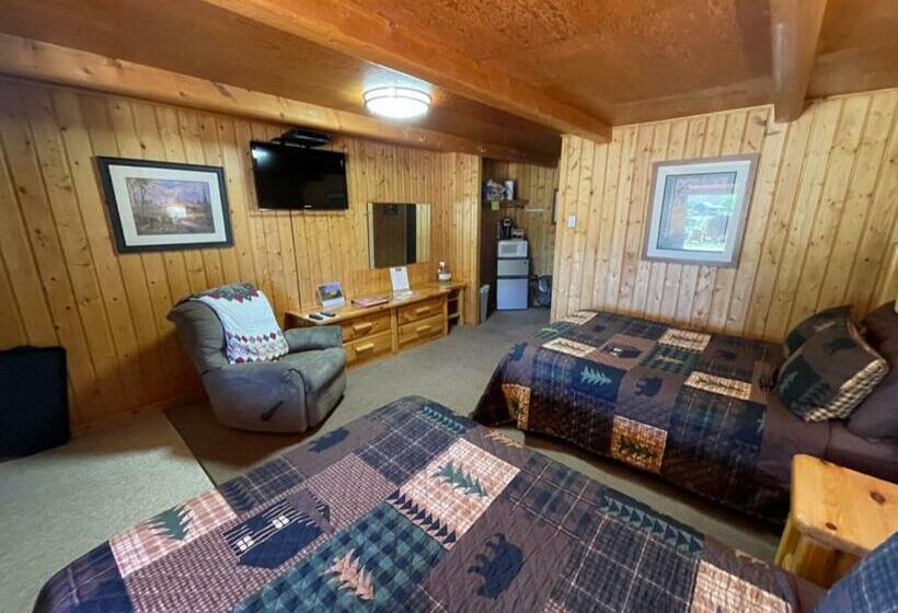 Номер Стандарт 2 Двуспальные Кровати, Sportsman Lodge Melrose Mt