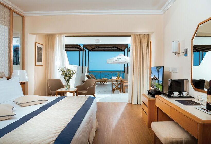 Люкс Executive Вид на Море, Constantinou Bros Athena Beach Hotel